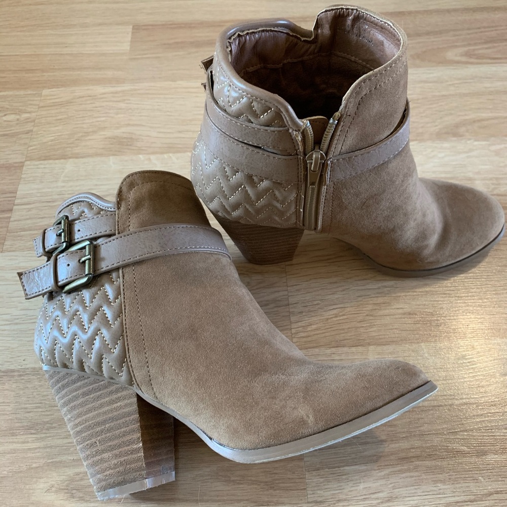 Francesca’s tan booties